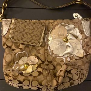 Coach shoulder bag with matching wallet
